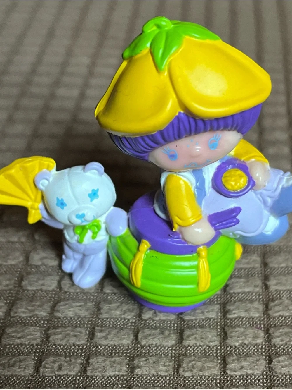 1980’s strawberry shortcake almond tea miniature pvc figures
